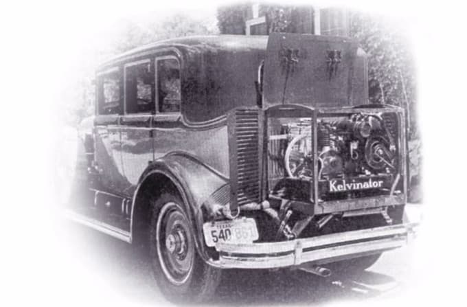 Cadillac je leta 1930 na zadek avtomobila poskusno namestil kar Kelvinatorjev hladilnik.