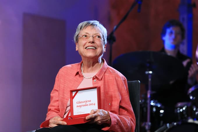 Ida Brišnik Remec ob prejetju Glazerjeve nagrade za življenjsko delo leta 2024