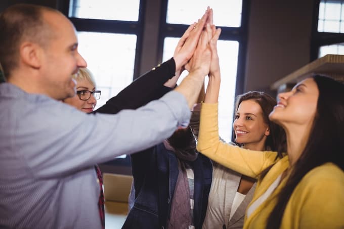 Kako pomembni so odnosi, pa ne samo pri delu, ampak tudi v življenju nasploh, je pokazala tudi najdaljša študija odraslega življenja Harvard Study of Adult Development, katere ključna ugotovitev je, da se dobro življenje gradi z dobrimi odnosi.