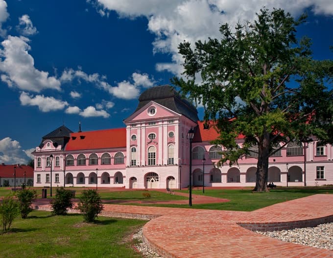 Dvorec hrvaške plemiške rodbine Pejačević