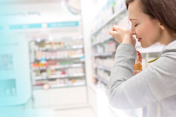 Zapestja, za ušesi, pregibi rok ... dišave najbolj dišijo na najbolj prekrvavljenih delih telesa. 