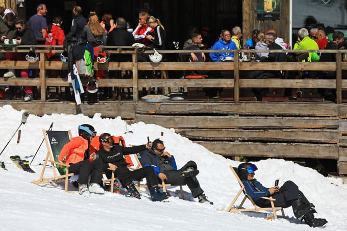 (FOTO in VIDEO) Čudovito pomladno smuko na Pohorju izkoristila množica obiskovalcev