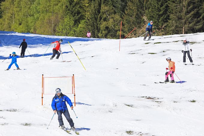 (FOTO in VIDEO) Čudovito pomladno smuko na Pohorju izkoristila množica obiskovalcev