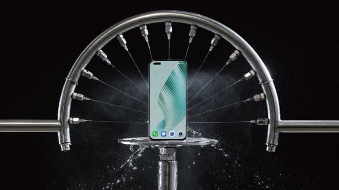 Testiranje vodoodpornosti je pomemben del preizkusa vzdržljivosti mobilnih naprav. 