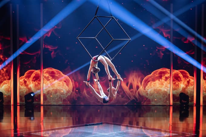 Ajda in Valentina sta v šovu Slovenija ima talent za svoj nastop prejeli zlati gumb.