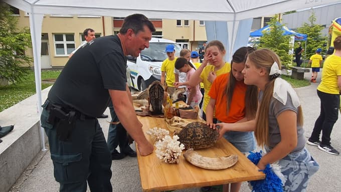 Ekipe osnovnošolcev z območja Policijske uprave Maribor merile moči na zaključku Otroške varnostne olimpijade