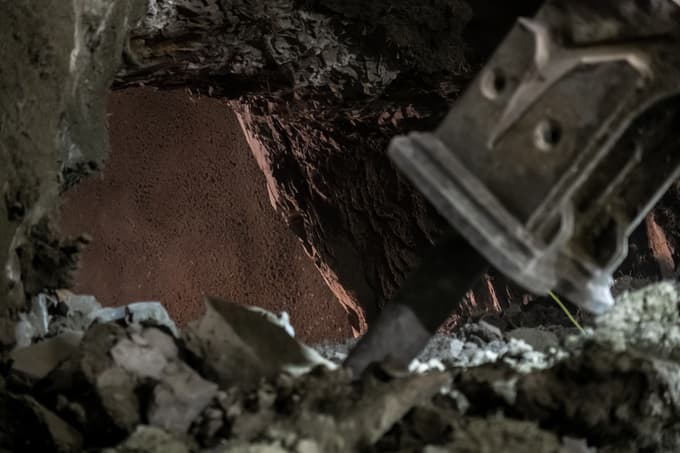 (FOTO in VIDEO) Na trasi drugega tira izkopali najdaljši predor v državi. Veste, koliko meri?