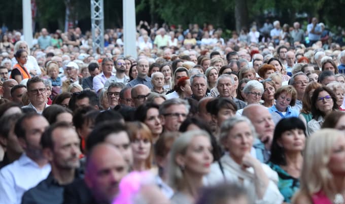 Operna noč v mariborskem Mestnem parku letos jubilejna. Kaj je novost in kdo bo nastopal?