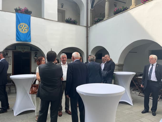 Rotarijstvo je sinonim za dobrodelnost, katere najvišji ideal je služenje.