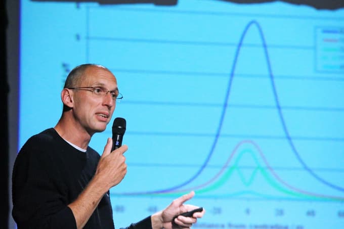 Dr. Matjaž Perc: "Ni ga hujšega, kot če imajo državljani občutek, da živijo v državi, kjer jih nihče ne sliši in upošteva in jim čez glave napelje daljnovode. Čas je, da Slovenija postavi zdravje ljudi pred interese kapitala."