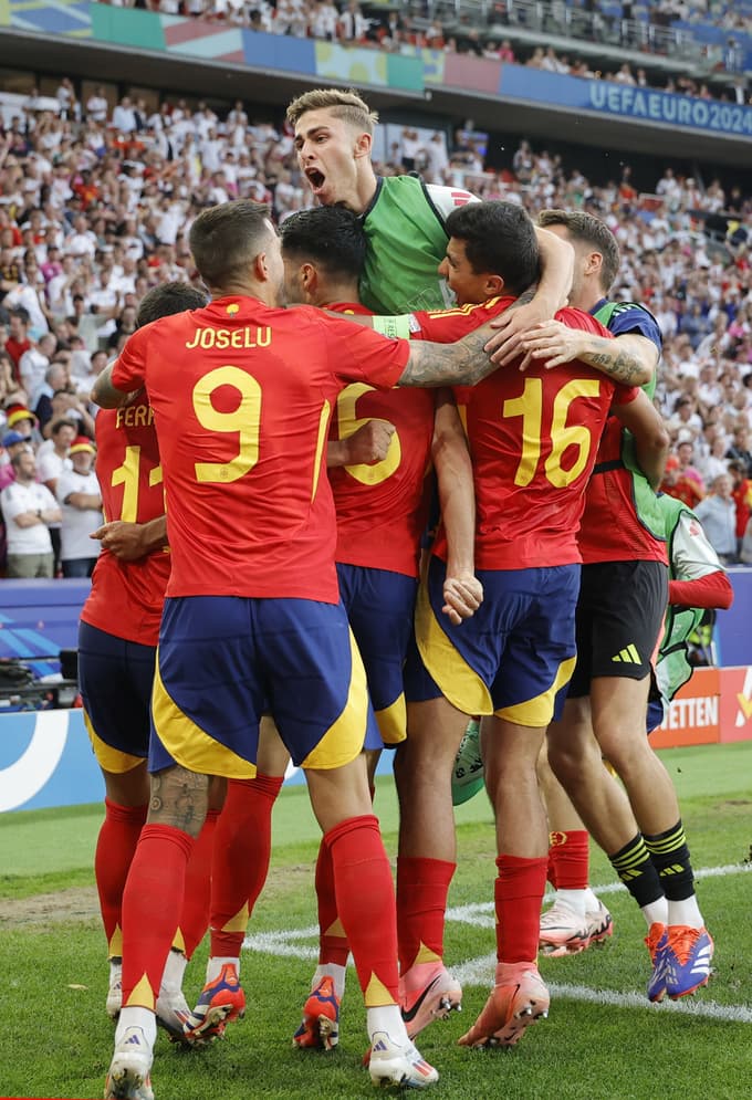 (FOTO) Nogometaši Španije prvi polfinalisti EP z zmago po podaljšku nad gostiteljico Nemčijo