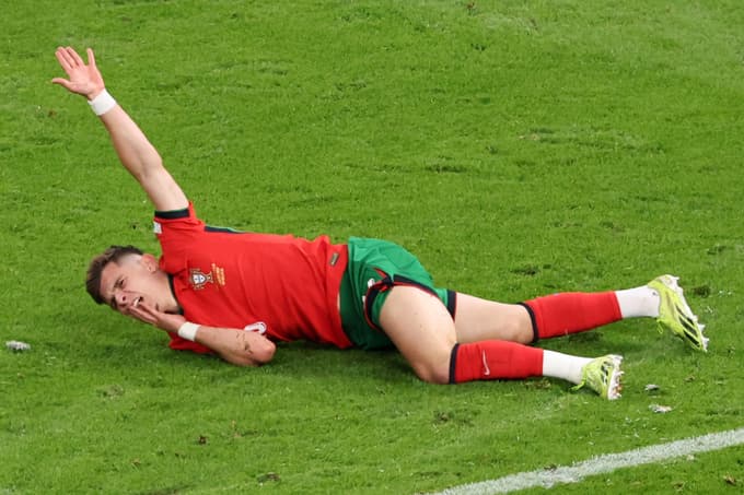 (FOTO) Nogometaši Francije po zmagi po enajstmetrovkah proti Portugalski drugi polfinalisti EP