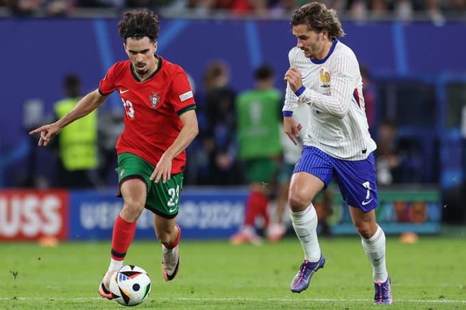 (FOTO) Nogometaši Francije po zmagi po enajstmetrovkah proti Portugalski drugi polfinalisti EP