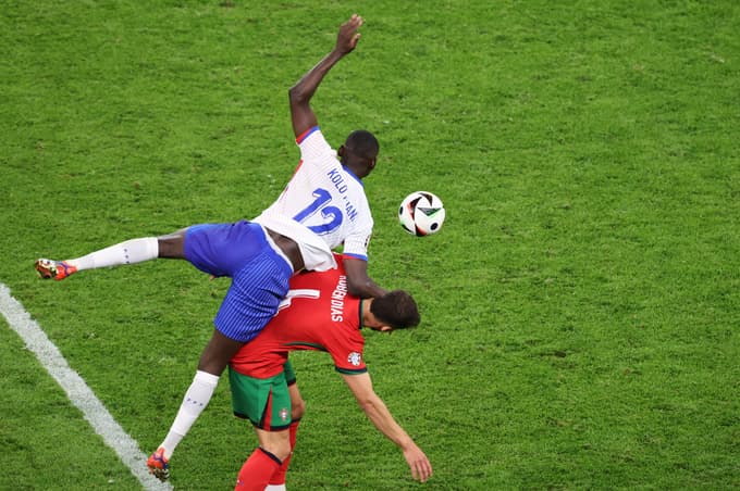 (FOTO) Nogometaši Francije po zmagi po enajstmetrovkah proti Portugalski drugi polfinalisti EP