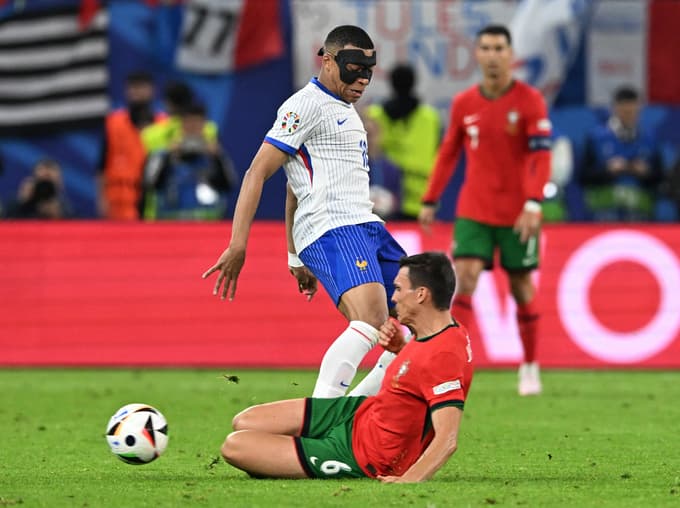 (FOTO) Nogometaši Francije po zmagi po enajstmetrovkah proti Portugalski drugi polfinalisti EP