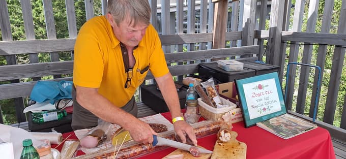 Jože Roštohar je ponujal suhe mesnine družinske kmetije.