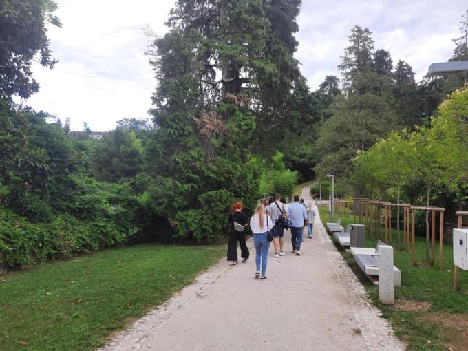 Rafutski park v Pristavi pri Novi Gorici zaznamujejo številne eksotične rastline.