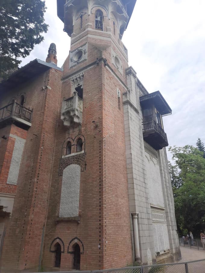 Orientalska vila v Rafutskem parku