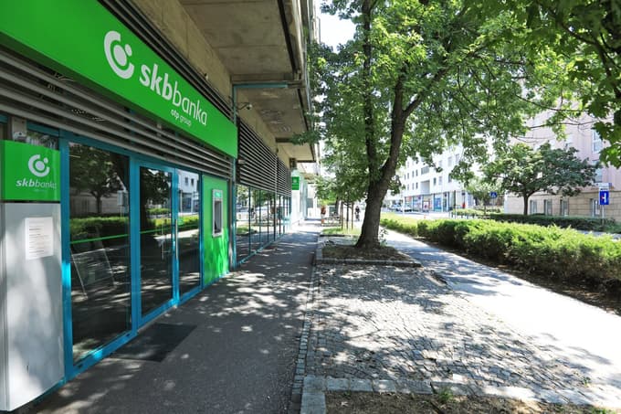 V SKB uporabnike opozarjajo, da ne odstranijo aplikacije MOJ@SKB s svojih naprav, saj bo po 2. septembru to vstopna točka za prehod na nove digitalne rešitve OTP banke. 