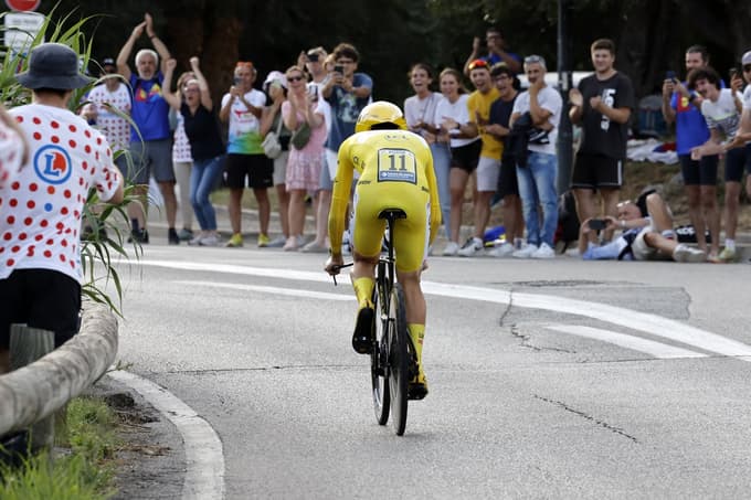 (FOTO in VIDEO) Tadej Pogačar s prepričljivo zmago tretjič v karieri osvojil dirko po Franciji