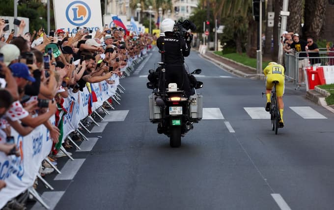 (FOTO in VIDEO) Tadej Pogačar s prepričljivo zmago tretjič v karieri osvojil dirko po Franciji