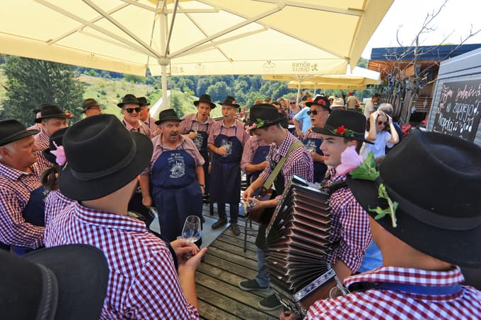 Za kulturni program so poskrbeli Malečniški brači in duo Maherja.