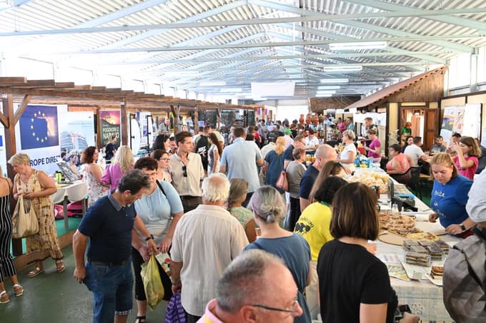 Poleg strokovnih in poslovnih dogodkov je sejem namenjen tudi sproščenemu druženju.