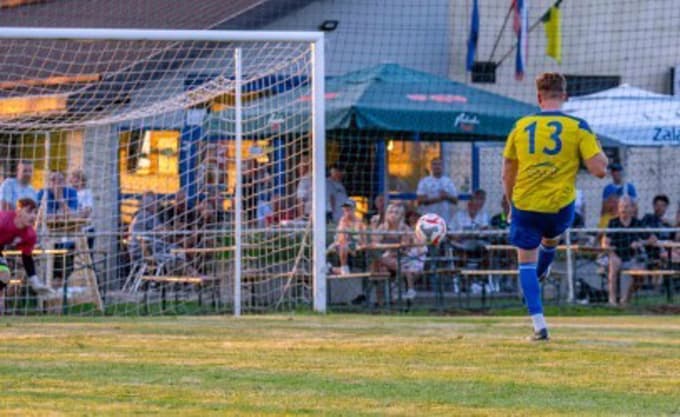 O zmagovalcu Dobnikovega memoriala so odločali kazenski streli; enega je izvedel tudi Aljaž Dobnik.