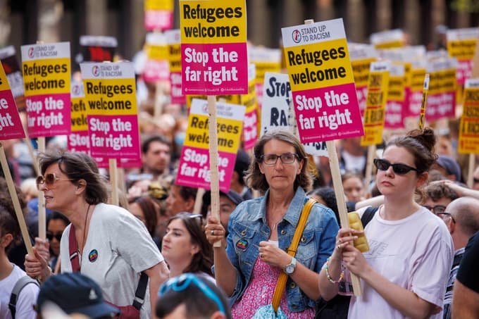 V Združenem kraljestvu množični protesti proti rasizmu