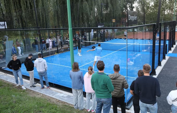 Odprtje novega igrišča prejšnji ponedeljek je pritegnilo precej obiskovalcev.