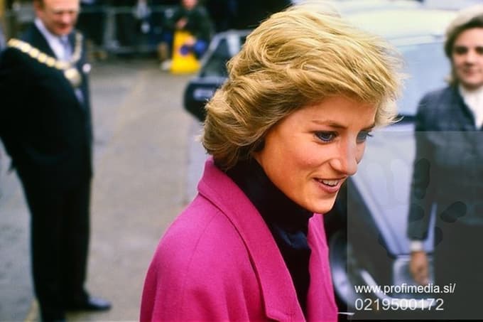 Fotografija:219500172, Licenca:Rights-managed, Omejitve:Contributor country restriction: Worldwide.Contributor usage restriction: Personal use.Contributor media restriction: {A8424DC1-7291-4EAD-8075-1EF074EFE792}., Model izdaje:no