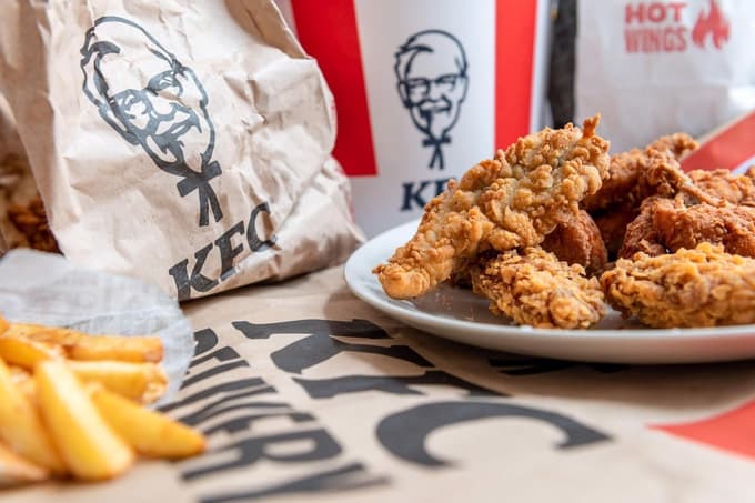 V restavracijah KFC izbira zahteva več previdnosti, saj ponudba temelji na ocvrtenem mesu.