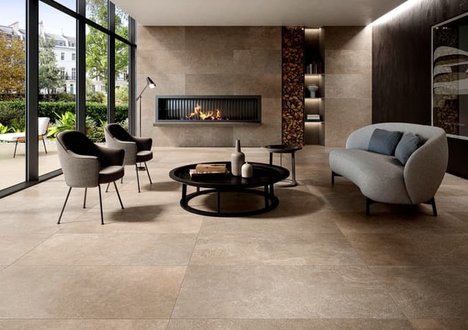 Celostenske zasteklitve pri talnem gretju ne zastiramo z radiatorjem.