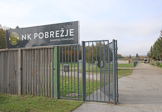 Maribor - Nk Pobrežje - športni park - igrišče - obnova - začetek obnove - delavci - Obnove -