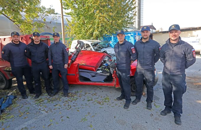 "Sama oprema ne pomeni nič, če nimaš ljudi, usposobljenih za njeno uporabo," je poudaril direktor Gasilske brigade Maribor Aleš Ciringer. 