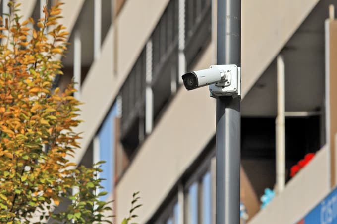 Zakon po opozorilu Informacijskega pooblaščenca postavlja stroge pogoje glede videonadzora