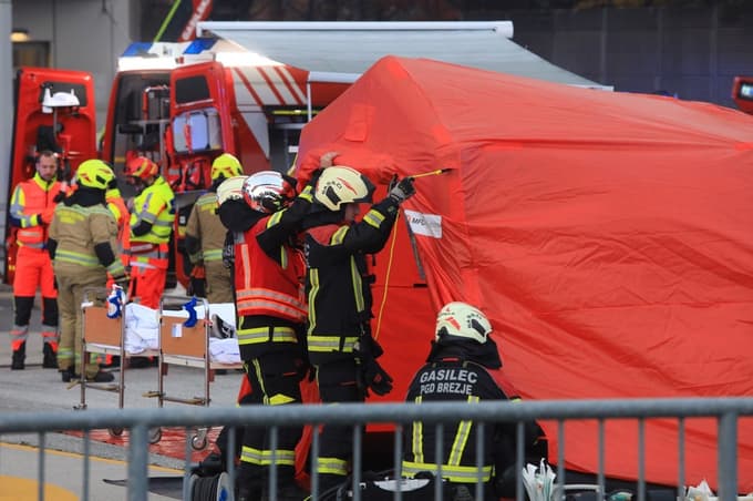 (FOTO) V UKC Maribor je zagorelo. K sreči le za vajo. Na delu je bilo več gasilskih enot
