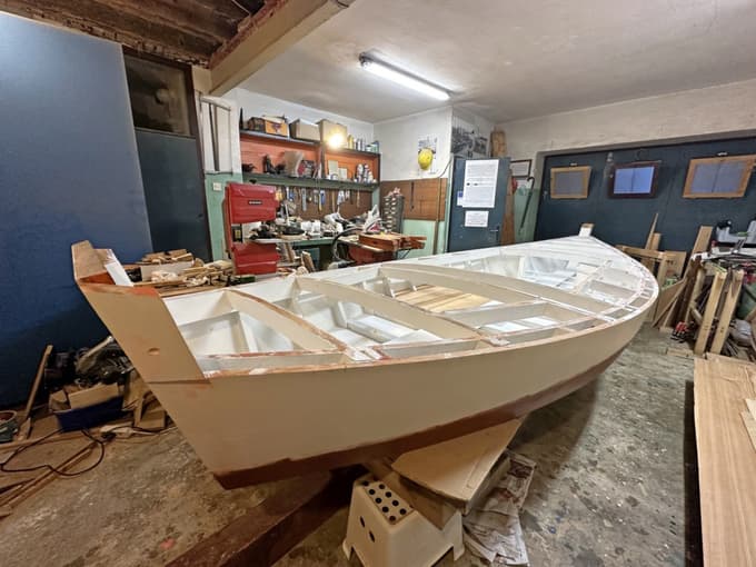 Sime pravi, da je vloga tradicionalne lesene batane danes pomembnejša kot kadarkoli.