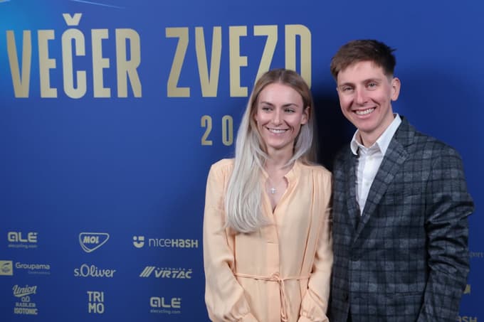 Na prireditvi Večer zvezd s partnerjem in najuspešnejšim slovenskim kolesarjem Tadejem Pogačarjem