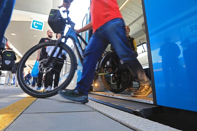 Potovalni čas med Mariborom in Ljubljano: Ciljajo na uro in 40 minut, kar bi bilo konkurenčno vožnji po cesti