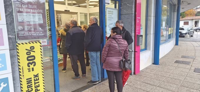 Vrsta v Mercator Tehniki v Luciji