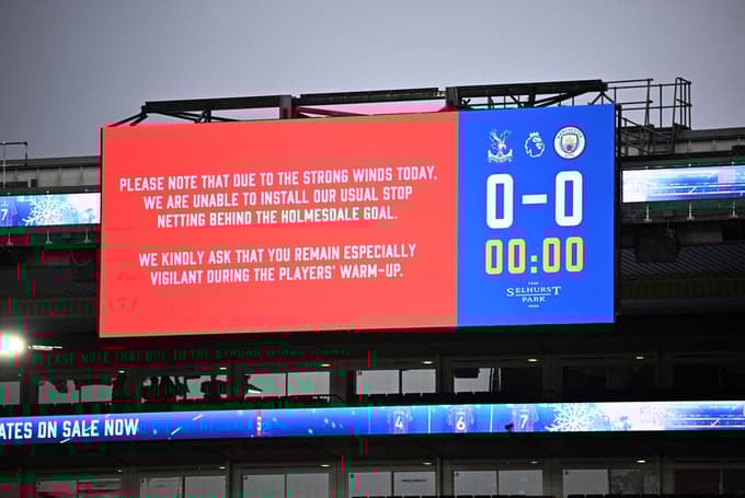 (FOTO) Neurje Darragh zahtevalo eno smrtno žrtev, več sto tisoč ljudi brez elektrike