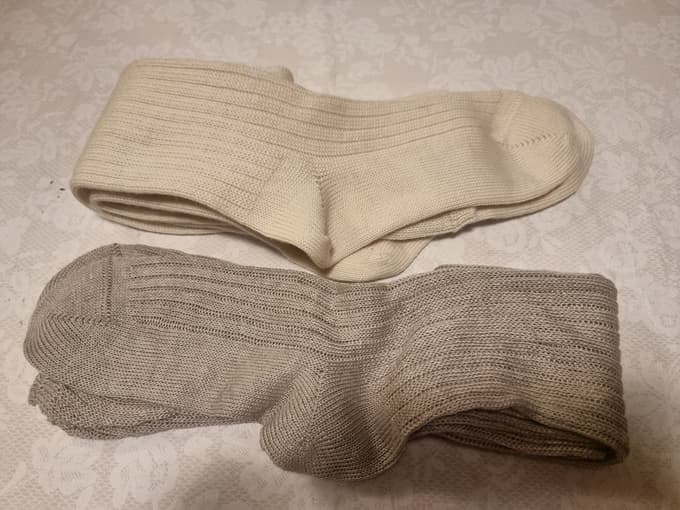 Nogavice, ki so izdelane iz lanu in volne, obujemo čez noč.