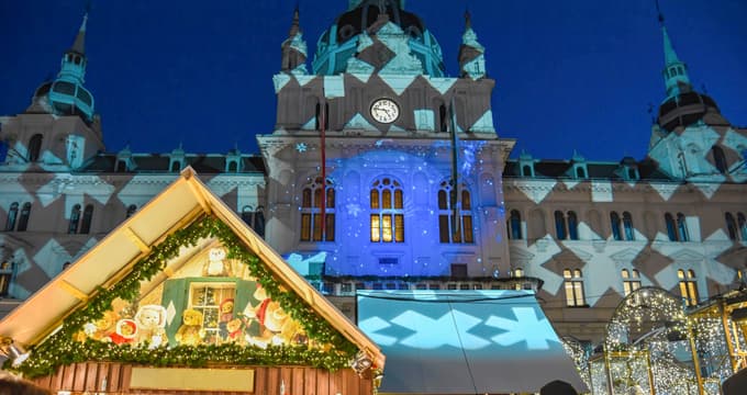 Čarovnija lučk in kuhanega vina: Je ceneje na adventu v Gradcu ali Zagrebu?