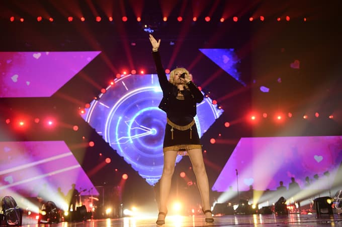 Lepa Brena operirala nogo, a koncert v Ljubljani ne bo odpovedan