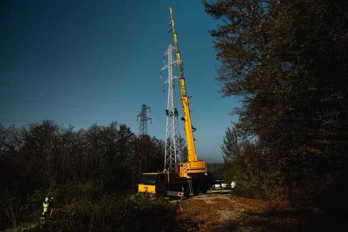 Do leta 2034 naj bi rekonstruirali ali na novo zgraditi kar 9.000 km srednjenapetostnega in 20.000 km nizkonapetostnega omrežja ter 7.900 transformatorskih postaj.