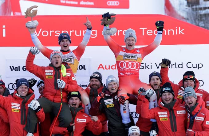 Dvojna švicarska zmaga: Marco Odermatt in Franjo von Allmen. 