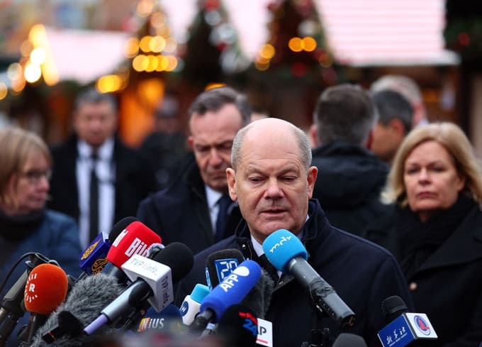 V soboto so Magdeburg obiskali nemški kancler Olaf Scholz, notranja ministrica Nancy Faeser in minister za transport Volker Wissing. 