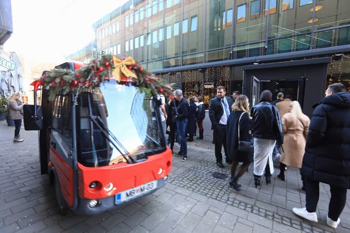 Nekateri so se od enega do drugega prizorišča pripeljali tudi z Maistrom. 
