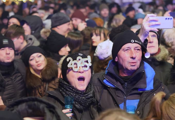 (FOTO in VIDEO) Maribor s Silvestrskim poljubom skočil v novo leto